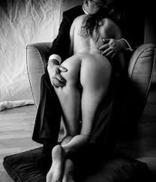 El amo, la sumisa y yo